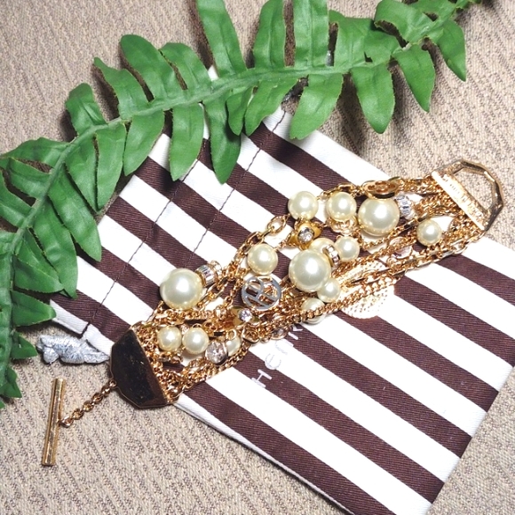 henri bendel Jewelry - Henri Bendel Pearl Charm Bracelet